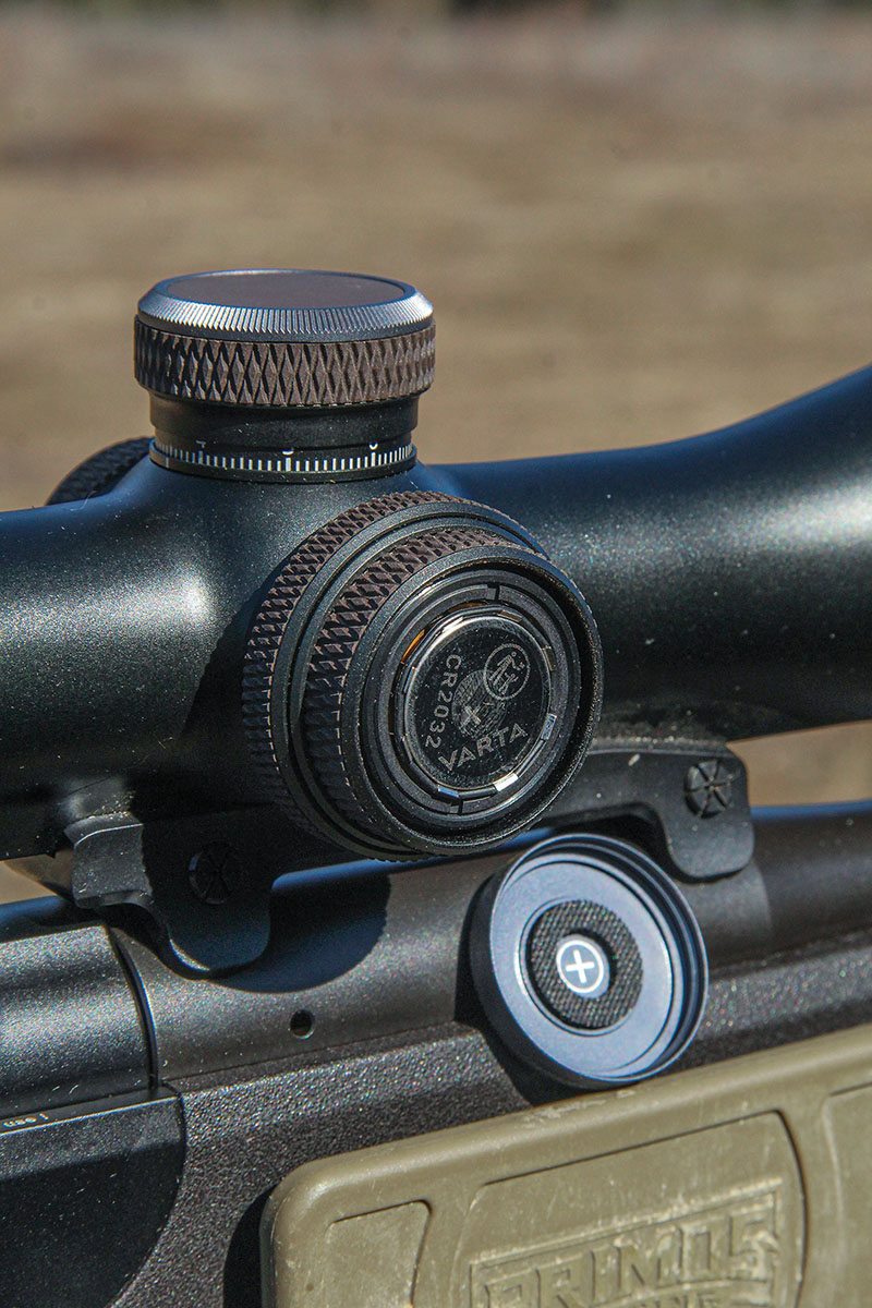 The Blaser Infinity line includes Intelligent Variable Dot technology, which includes battery power, in this case a CR2032 lithium coin cell. The battery is accessed through a right-side threaded cover cap.